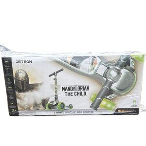 Mandalorian The Child 3-Wheel Light-Up Kick Scooter Green & Gray